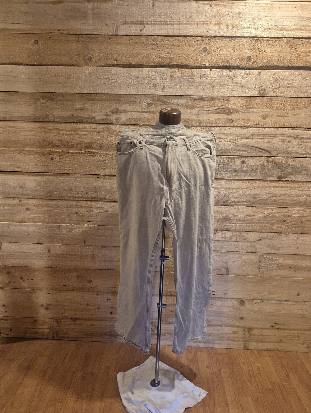 5/$30 Or 10/$50 Light Brown Men’s Baggy Jeans